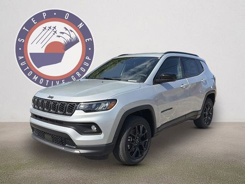 New 2026 Jeep Compass Latitude image 2