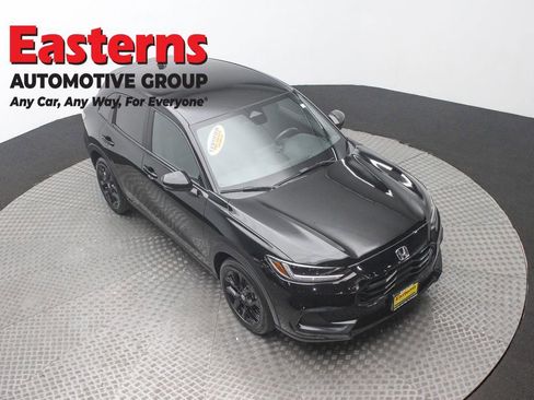 Used 2024 Honda HR-V Sport image 3