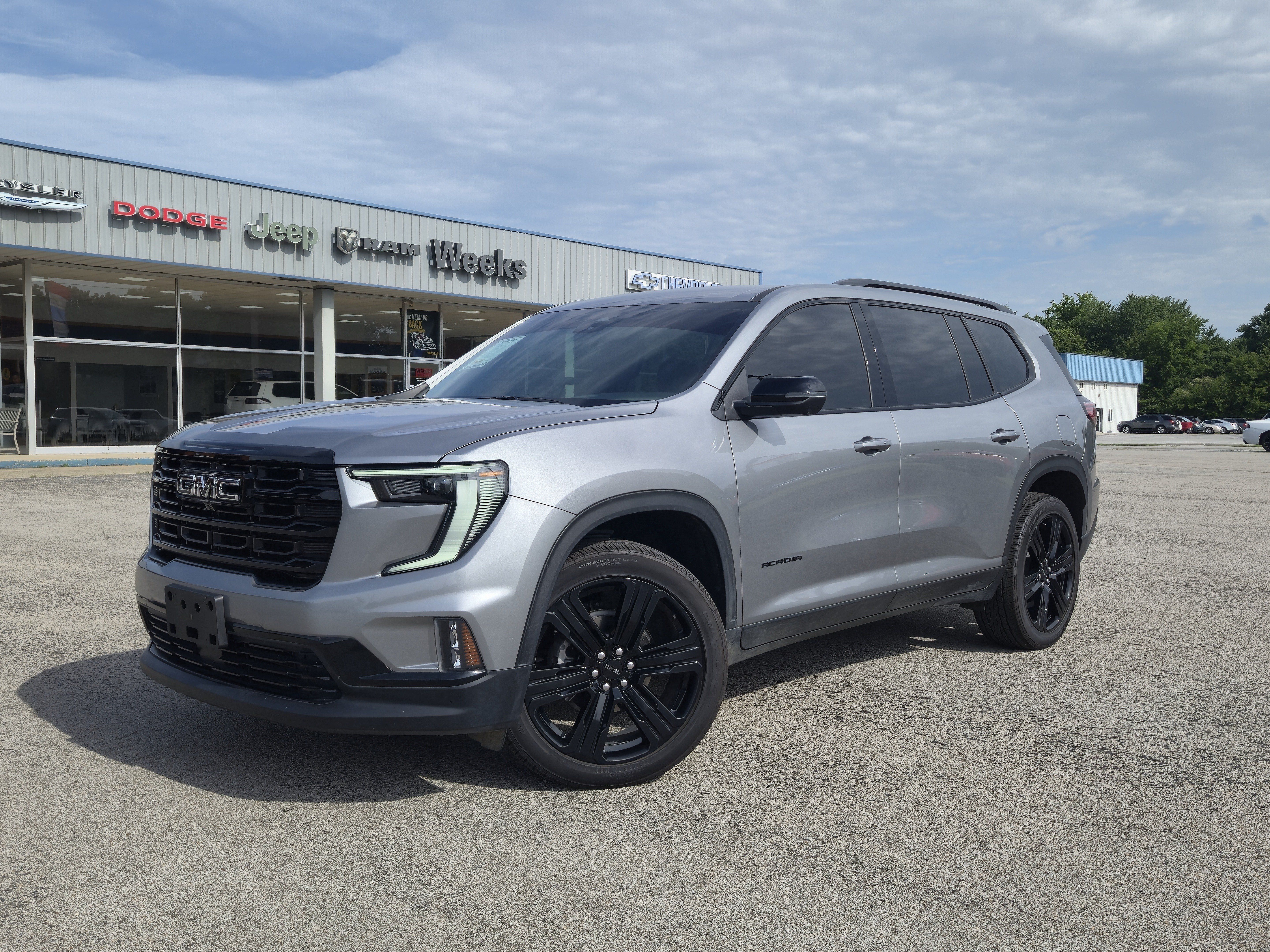 Used 2026 GMC Acadia Elevation w/ Black Edition FWD image 1
