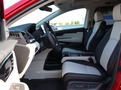 Certified 2026 Honda Odyssey Elite image 31