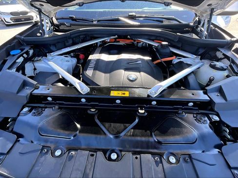 Used 2025 BMW X5 xDrive50e image 34