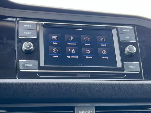 Used 2024 Volkswagen Jetta SE image 21