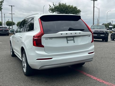 Used 2022 Volvo XC90 T5 Momentum AWD/4WD image 11