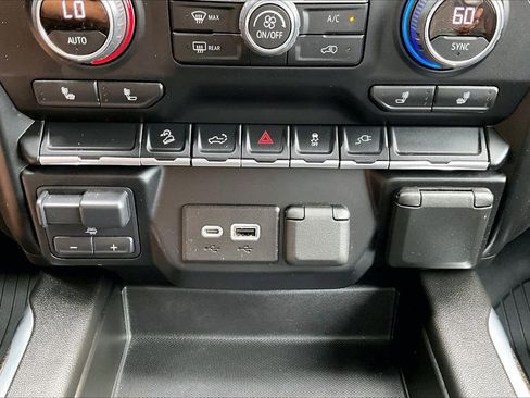 Used 2022 Chevrolet Silverado 2500 LT w/ Convenience Package AWD/4WD image 17