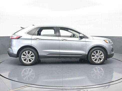 Used 2022 Ford Edge Titanium w/ Equipment Group 301A image 7