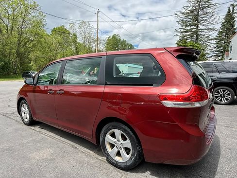 Used 2013 Toyota Sienna L FWD image 3