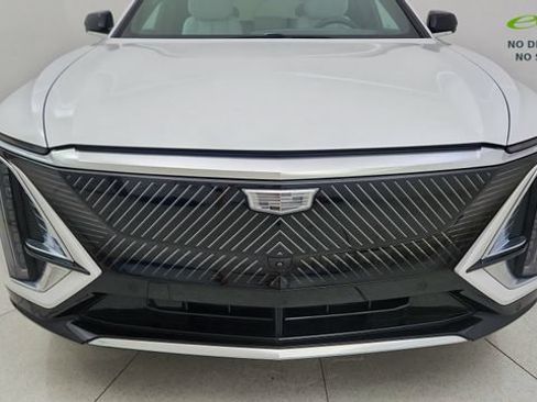 Used 2024 Cadillac Lyriq Luxury w/ LPO, Floor Liner Package AWD/4WD image 20