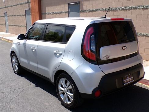 Used 2015 Kia Soul + image 6