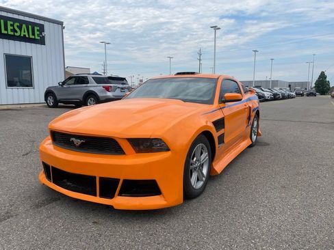 Used 2010 Ford Mustang Coupe RWD image 4
