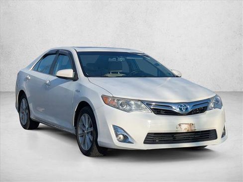 Used 2013 Toyota Camry XLE image 3