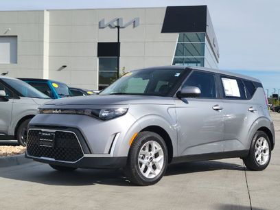 Certified 2025 Kia Soul LX w/ LX Technology Package