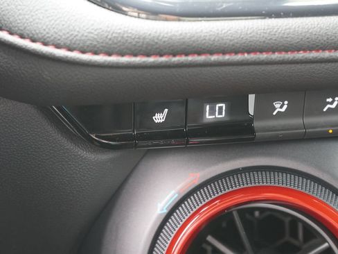 Used 2024 Chevrolet Blazer RS FWD image 33