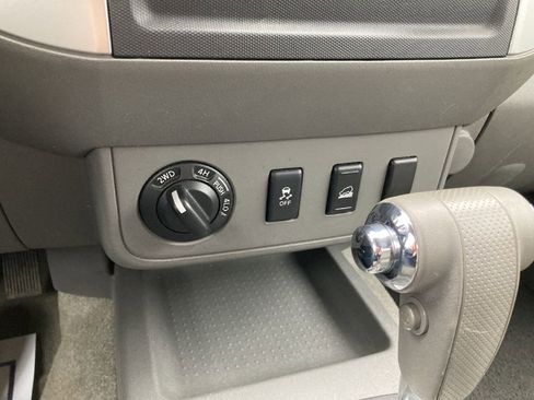 Used 2012 Nissan Frontier SV image 15