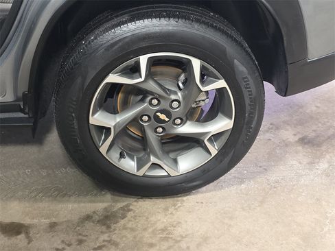 Used 2024 Chevrolet Trax LT w/ Driver Confidence Package image 31