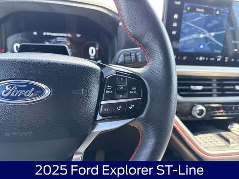Used 2025 Ford Explorer ST-Line w/ Premium Package AWD/4WD image 22