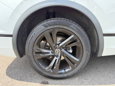 Used 2023 Volkswagen Tiguan SE R-Line AWD/4WD image 10