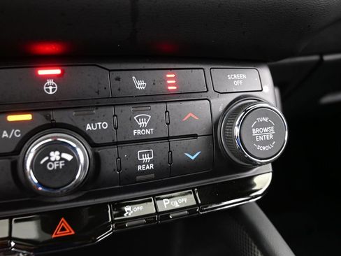 Used 2024 Dodge Durango GT image 25