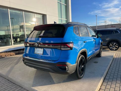 New 2026 Volkswagen Taos SE FWD image 25