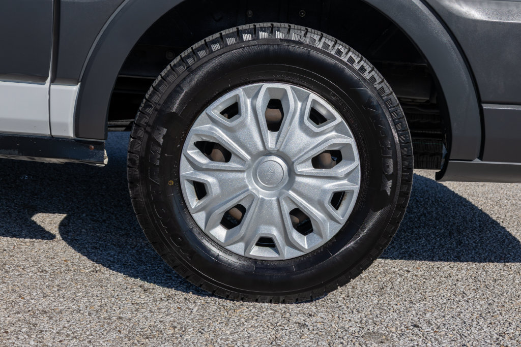 Used 2018 Ford Transit 150 XL RWD image 22