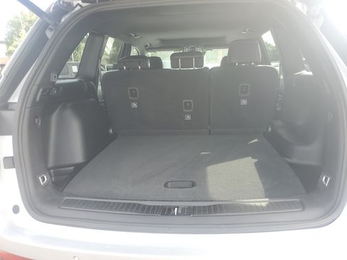 Used 2024 Jeep Grand Cherokee Altitude RWD image 8