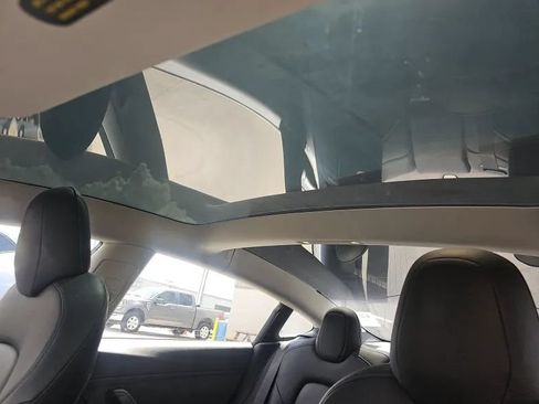 Used 2018 Tesla Model 3 Long Range RWD image 6