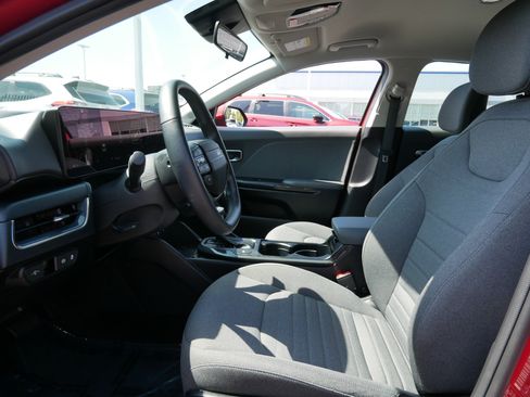 Used 2025 Kia K4 EX FWD image 21
