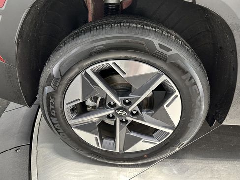 Certified 2025 Hyundai Tucson SEL image 9