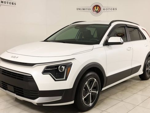 Used 2024 Kia Niro EX image 5