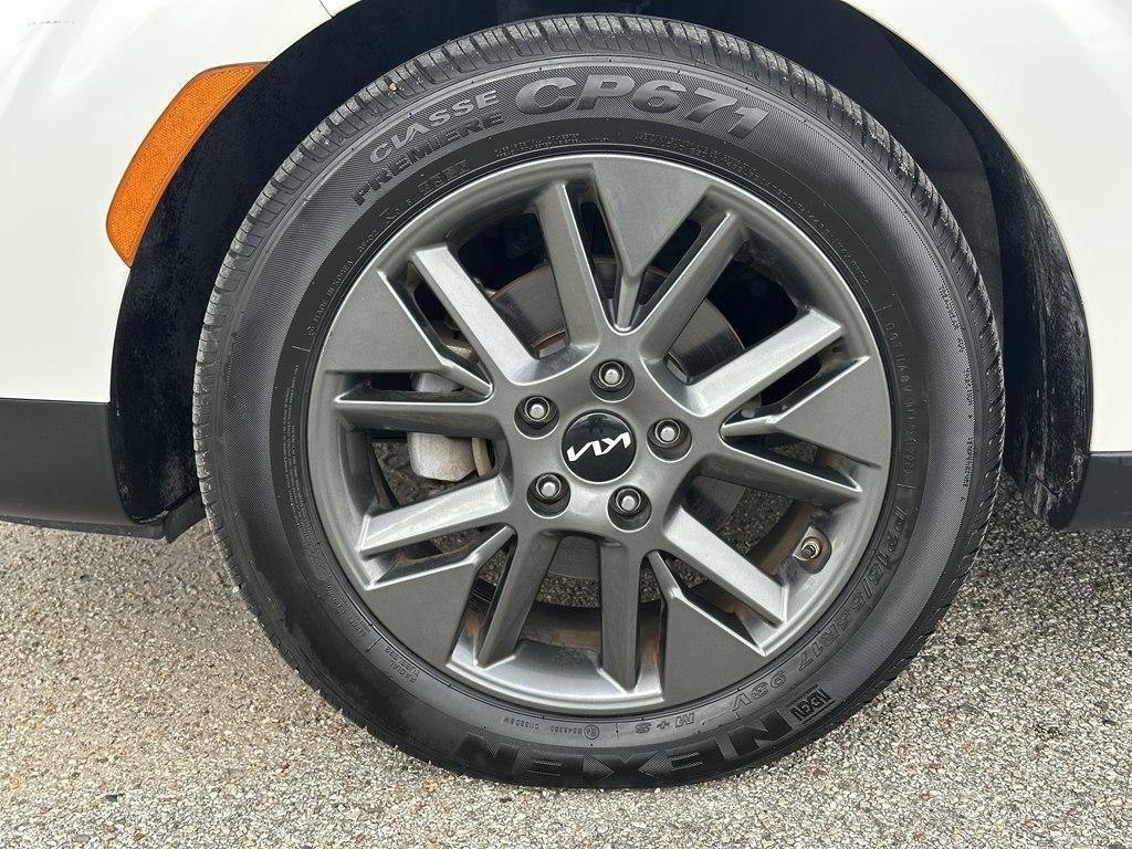 Used 2022 Kia Soul EX FWD image 16