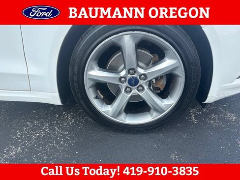 Used 2016 Ford Fusion SE FWD image 9