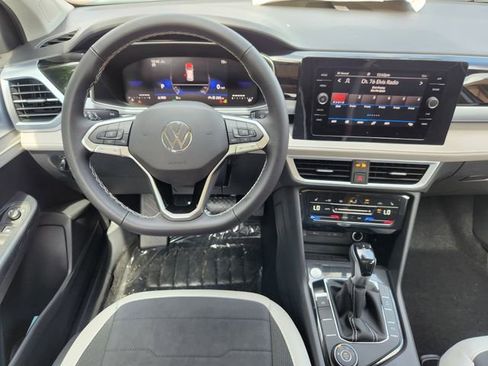 New 2025 Volkswagen Taos SE image 27