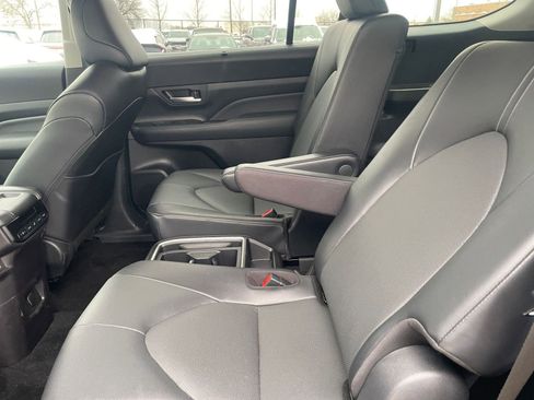 Used 2025 Toyota Grand Highlander FWD image 24