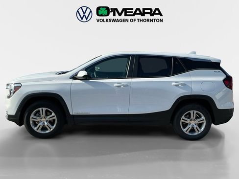 Used 2024 GMC Terrain SLE AWD/4WD image 2
