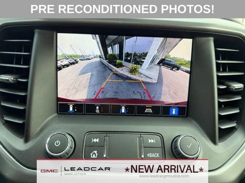 Used 2023 GMC Acadia AT4 w/ Technology Package AWD/4WD image 29
