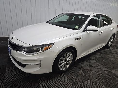 Used 2018 Kia Optima LX w/ 17" Alloy Wheels Package FWD image 8