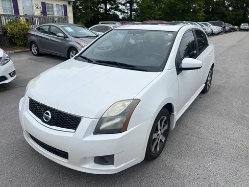 Used 2012 Nissan Sentra 2.0 SR w/ Special Edition Pkg FWD image 2