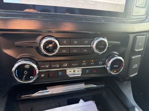 Used 2024 Ford F350 Lariat w/ Lariat Ultimate Package AWD/4WD image 14