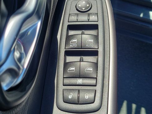 Used 2020 Jeep Cherokee Latitude Plus w/ Cold Weather Group AWD/4WD image 18