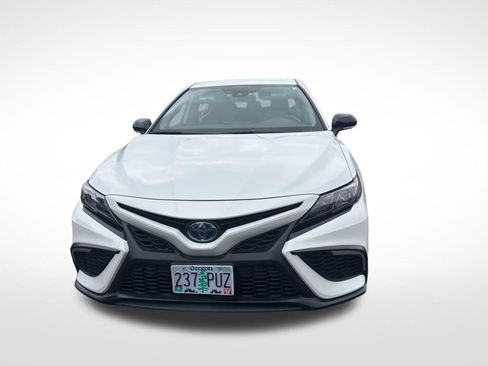 Used 2024 Toyota Camry SE image 2