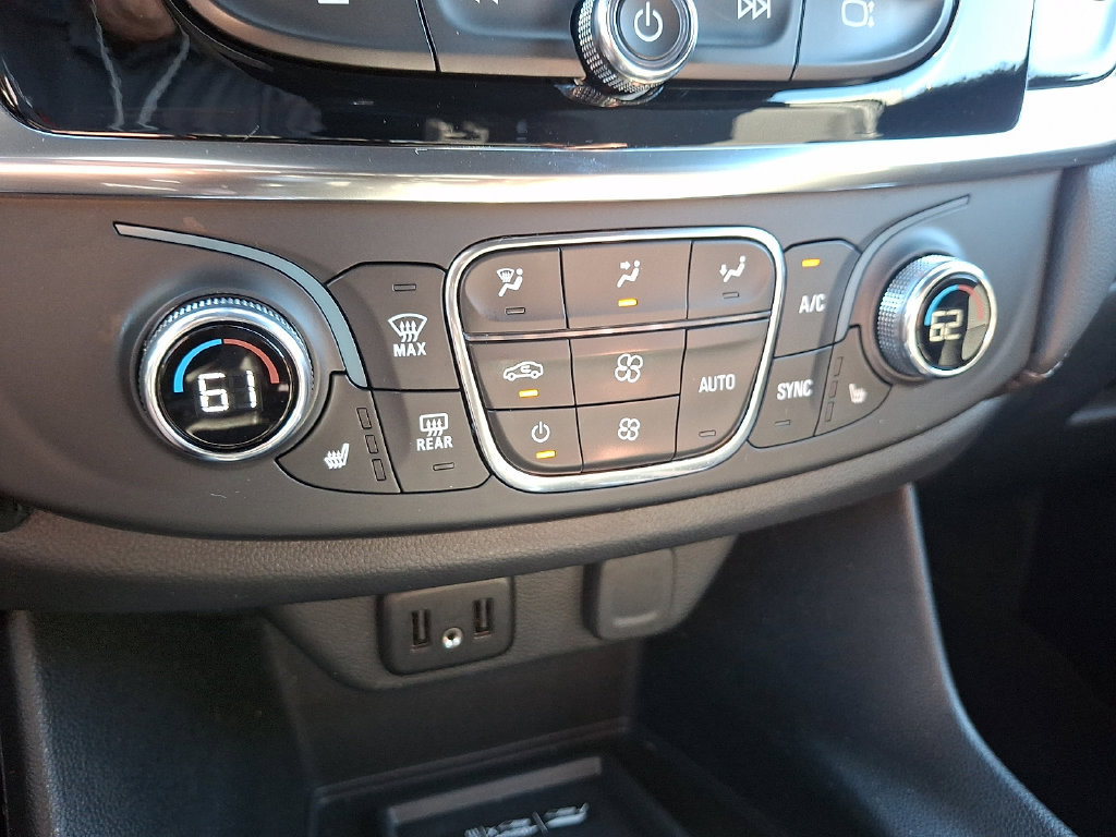 Used 2023 Chevrolet Traverse LT AWD/4WD image 18