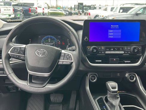 Certified 2024 Toyota Grand Highlander Platinum image 10