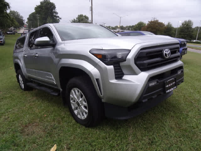 Used 2025 Toyota Tacoma SR5 AWD/4WD image 6