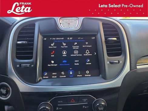 Used 2022 Chrysler 300 Touring L image 17