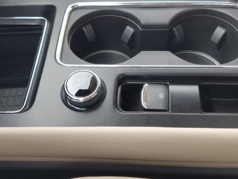 New 2026 Lincoln Corsair Premiere image 25