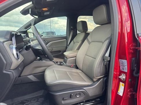 Used 2026 Chevrolet Colorado ZR2 w/ Technology Package AWD/4WD image 10