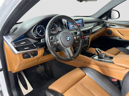 Used 2017 BMW X6 xDrive50i w/ M Sport Package AWD/4WD image 9