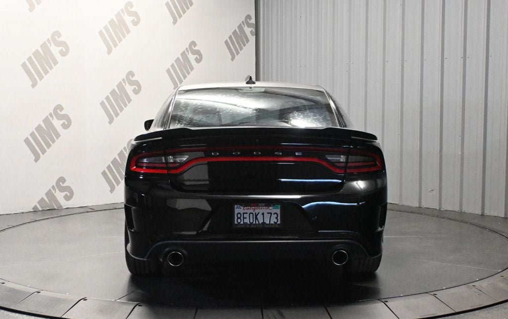 Used 2018 Dodge Charger R/T RWD image 6