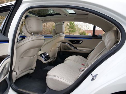 Used 2023 Mercedes-Benz S 580 4MATIC Sedan image 38