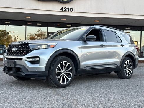Used 2020 Ford Explorer ST w/ Premium Technology Package AWD/4WD image 4