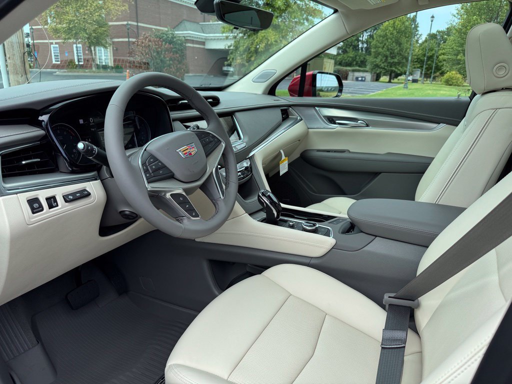 New 2026 Cadillac XT5 Premium Luxury w/ Driver Assist Package FWD image 10